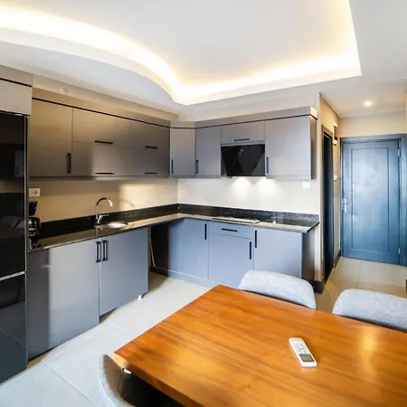 Appartement Studio Flat With Jacuzzi In *